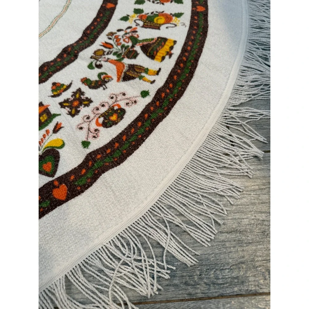 vintage Pennsylvania Dutch Round Tablecloth 54